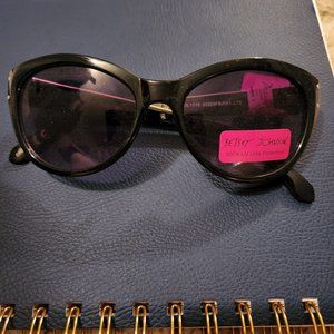 NWT Betsey Johnson- Sunglasses with gold detail